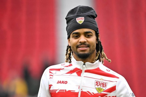 Lorenz Assignon VfB Stuttgart (22) portrait with beanie hat, Soccer Bundesliga, MHPArena, MHP Arena