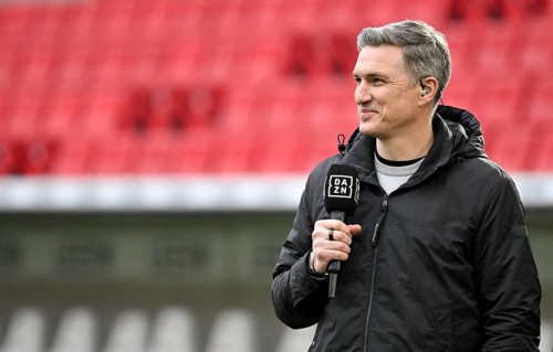 TV expert DAZN Tobias Schweinsteiger, interviewed microphone Mikro Logo soccer Bundesliga,