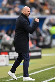 Coach coach Christian Ilzer TSG 1899 Hoffenheim on the sidelines gesture gesture fist clenched