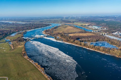 Geesthacht, Elbe bridge with dam, Elbe bridge, dam, barrage, water regulation, weir, Elbe, federal