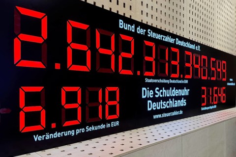 The so-called debt clock was on in Berlin's government district, now in the House of History, Bonn,