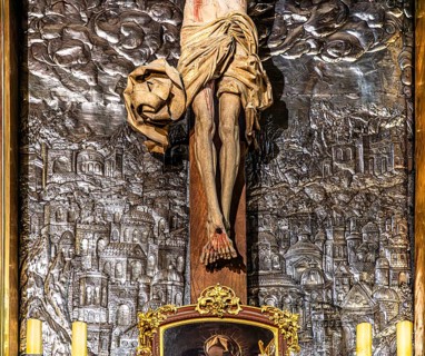 Altar with Christ sculpture, silverwork background, depicting Jerusalem, St. Mary's Church, 14th