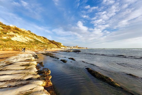Walkers on the beach, Lido Scala dei Turchi, Realmonte, Agrigento, Sicily, south coast,