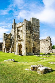 Ruins of Warkworth Castle, River Coquet, Warkworth, Northumberland, England, UK