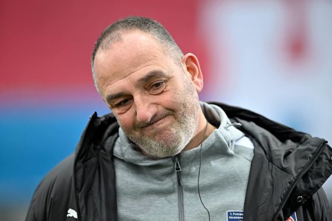 Coach coach Frank Schmidt 1. FC Heidenheim 1846 FCH portrait thoughtful soccer Bundesliga,