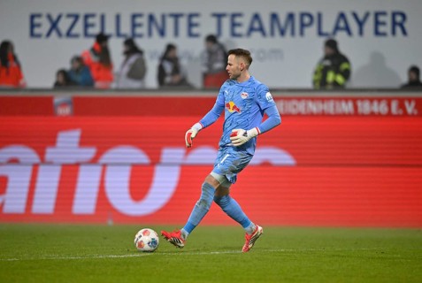 Goalkeeper Peter Gulacsi RasenBallsport RB Leipzig RBL (01) Action on the ball in the background