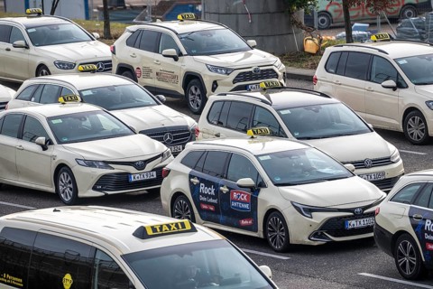 Waiting area, staging area, for taxis, at Cologne/Bonn airport, from here the taxis go to the
