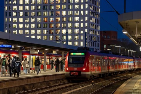 Passengers on the platform, regional train, S-Bahn, at Cologne-Messe/Deutz station, 2nd largest