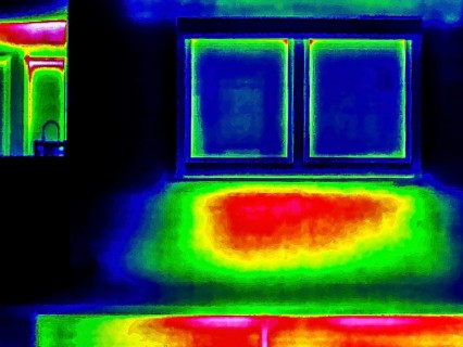 Thermal image or thermography, symbolic photo, interpolated. The photo shows areas of heat loss in