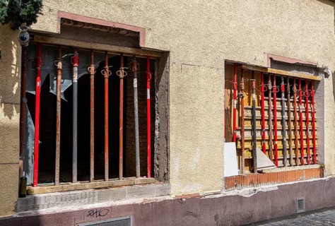 Scaffolding and components on a house in the old town of Sachsenhausen, Frankfurt am Main, Hesse,