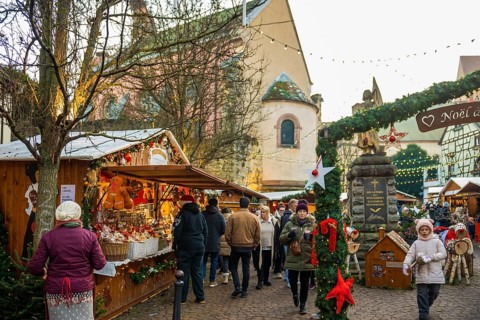 Christmas market, Eguisheim, Haut-Rhin, Grand Est Region, Alsace, France