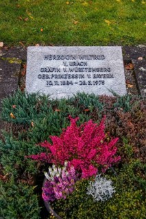 Tombstone of Duchess Wiltrud of Urach, Countess of Württemberg, née Princess of Bavaria, 1884 to