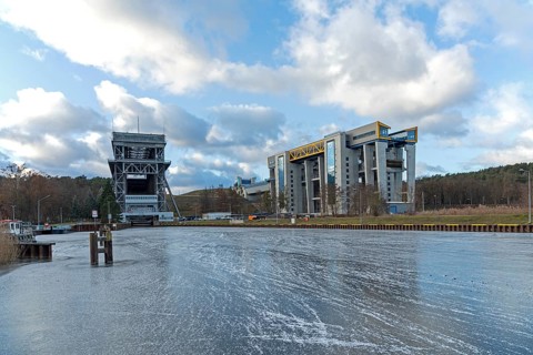 Old and new ship lift, ship lift, frozen Oder-Havel Canal, Niederfinow, Brandenburg, Germany