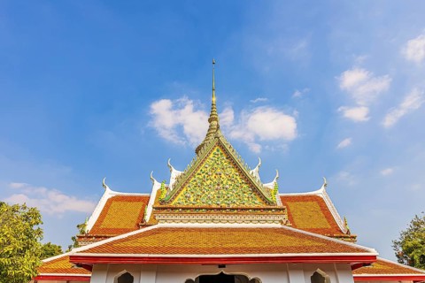 Wat Arun, Buddhist temple, overlapping roofs with Chedi temple tower, Bangkok, Thailand's