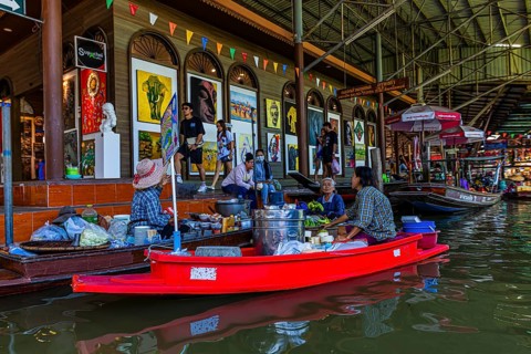 Boats with sellers on the Damneon Saduak floating markets channel, near Bangkok, Ratchaburi
