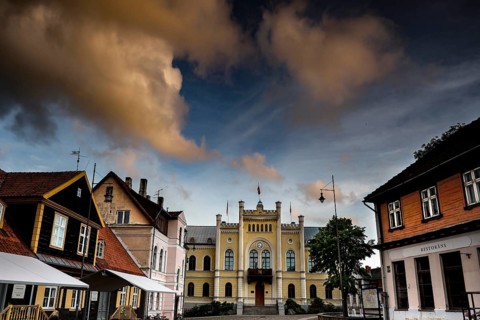View of the New Town Hall and surrounding buildings on Town Hall Square, Rathausplatz,