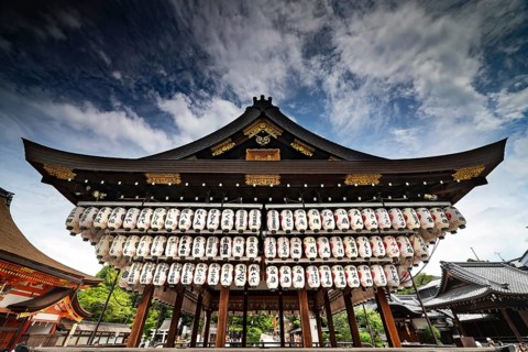 Yasaka-jinja shrine decorated with numerous lanterns in Kyoto, Kyoto, Higashiyama, Japan