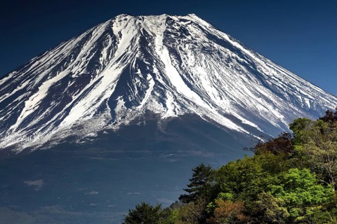 Majestic Mount Fuji overlooking Lake Motosu-ko, Motosu-ko, Yamanashi, Japan