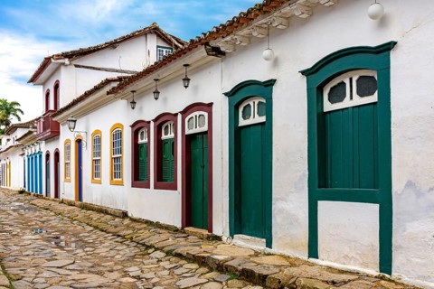 Old colonial style houses on the streets of the historic city of Paraty, Paraty, Rio de Janeiro,