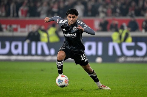 Mahmoud Dahoud Eintracht Frankfurt SGE (18) Action on the ball MHPArena, MHP Arena Stuttgart,