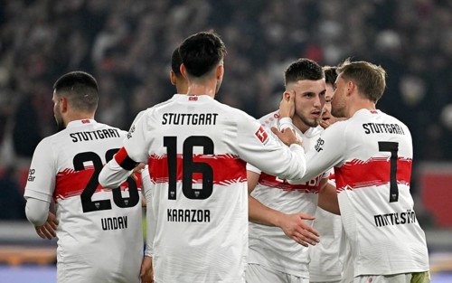 Goal celebration Ermedin Demirovic VfB Stuttgart (09) Maximilian Mittelstädt VfB Stuttgart (07)
