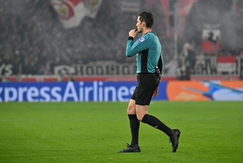 Referee Dr. Matthias Jöllenbeck whistles MHPArena, MHP Arena Stuttgart, Baden-Württemberg, Germany
