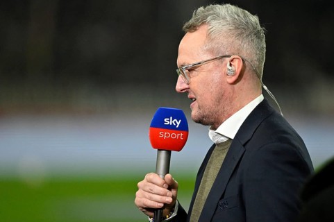 CEO Alexander Wehrle VfB Stuttgart interviewed microphone microphone logo SKY MHPArena, MHP Arena