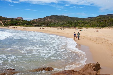 Plage d'Arone sandy beach, Capo Rosso and the Genoese Tower in the back, Piana, Corse-du-Sud