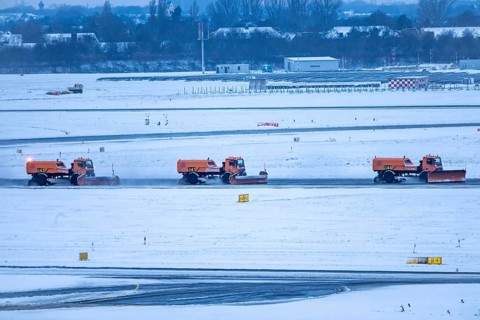 The onset of winter in North Rhine-Westphalia, flight operations are maintained at Düsseldorf