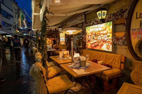 Gasthaus Löwenbräu in Baden-Baden. In winter time, the inn transforms its beer garden into an