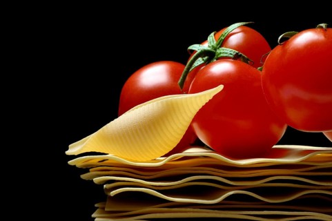 Lasagna leaves and conchiglione noodle with tomatoes, pasta
