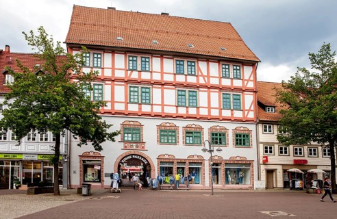 City view of Osterode, Rinnesches Haus, Rinne passage, Kornmarkt market, Osterode am Harz, Germany