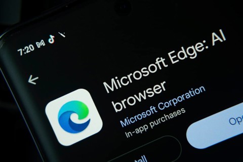 Dhaka, Bangladesh- 27 July 2025: Screen displaying Microsoft Edge app with open and uninstall