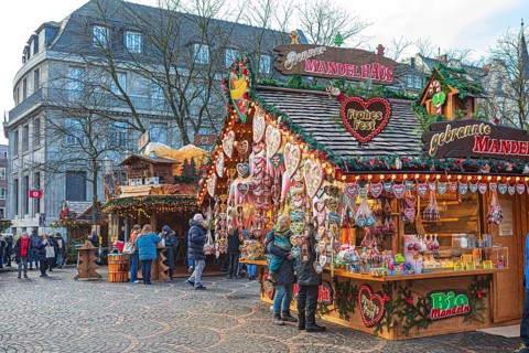 Christmas market at Münsterplatz in Bonn, Germany