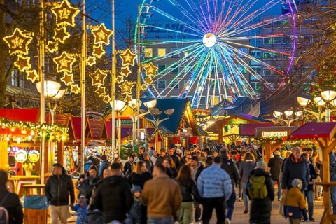 Christmas market in downtown Duisburg, Königstraße, Ferris wheel, North Rhine-Westphalia, Germany