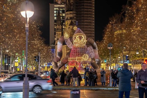 Christmas decoration, light decoration, in Berlin, Tauentzienstraße, view of the Memorial Church on