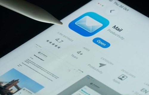 Dhaka, Bangladesh- 30 Oct 2025: Apple Mail app on a iPad screen with a pen pointing at the install