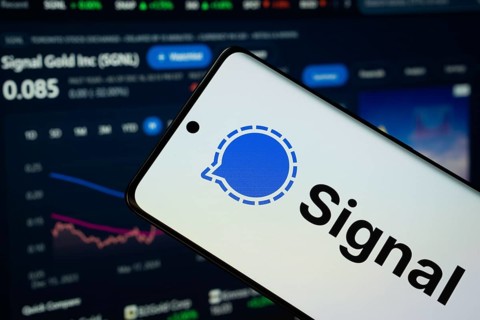Dhaka, Bangladesh- 01 Nov 2025: Signal logo is seen on a smartphone