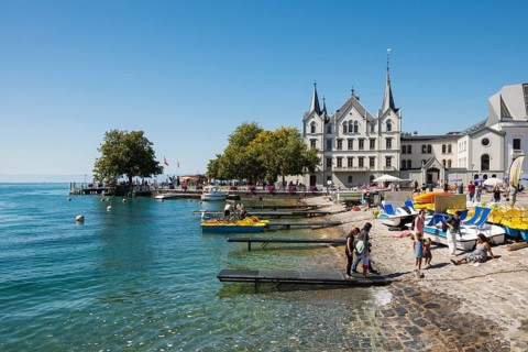Promenade by the lake, Vevey, Lake Geneva, Lac Léman, Canton of Vaud, Switzerland