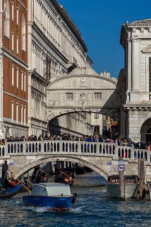 Mass tourism in front of the Bridge of Sighs, Venice, Veneto, Italy