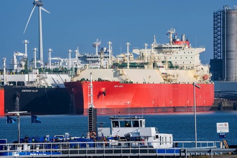 Liquefied gas terminal, so-called FRSU's, floating storage regasification units, factory ship