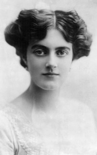 Clementine Churchill, portrait, 1915, Baroness Spencer-Churchill, Winston Churchill's woman,