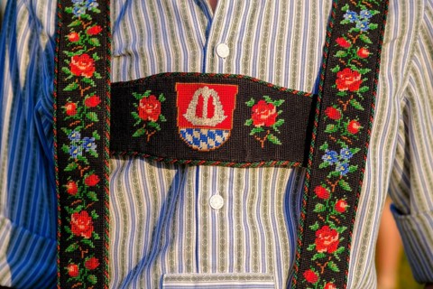 Coat of arms, lederhosen, young people in traditional costume, celebration, party, lads club,