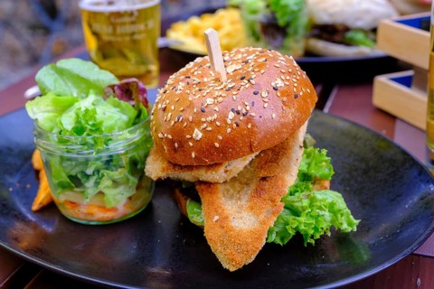 Burger, Food, Gasthaus zum Deer, Sulzberg, Oberallgäu, Swabia, Bavaria, Germany