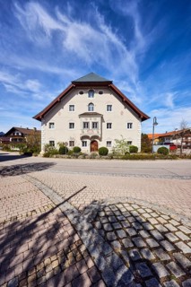 Houses, alpine buildings, general architecture, façade with bay window, windows and façade
