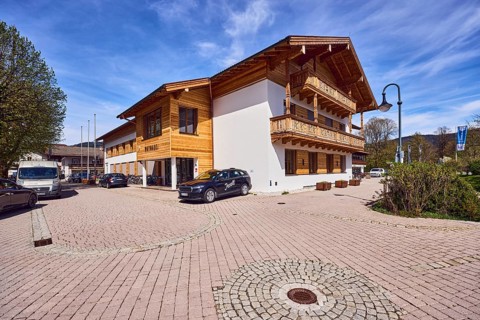 Town hall, commercial buildings, alpine buildings, roofing, balcony, building material wood,