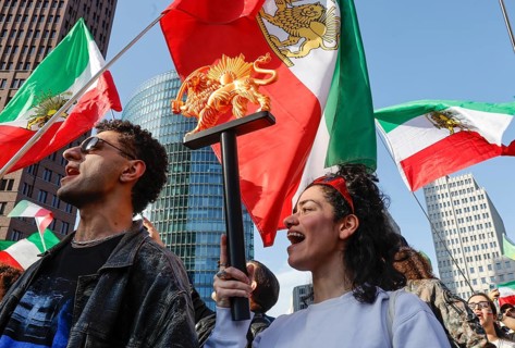 Iranians demonstrate on the day of the US and Israeli attack on Iran in Berlin, 28.02.2026. People