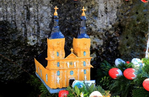 The monastery church Vierzehnheiligen as a model built into an Easter fountain, Franconian