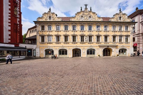 Public library Max-Heim-Bücherei, tourist information, falcon house, historic building, rococo