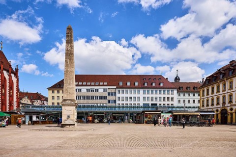 Obelisk fountain, fountain, obelisk, shell limestone, architect Andreas Gärtner, city center,